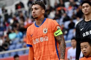 开云体育下载-鲁媒：克雷桑中超进球荒超三个月，如何调整他状态是泰山进攻关键