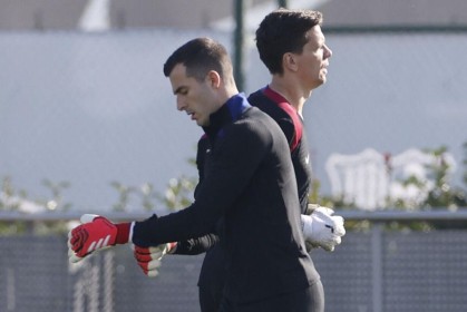 西媒：巴萨准备续约+外租佩尼亚，下家在科莫和塞尔塔二选一