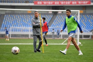 开云体育官网-沧州“老大”“老二”威风凛凛 主帅：穆里奇就像28岁