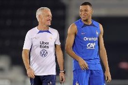 开云app下载-法国国家队内部气氛紧张？德尚和姆巴佩否认❌